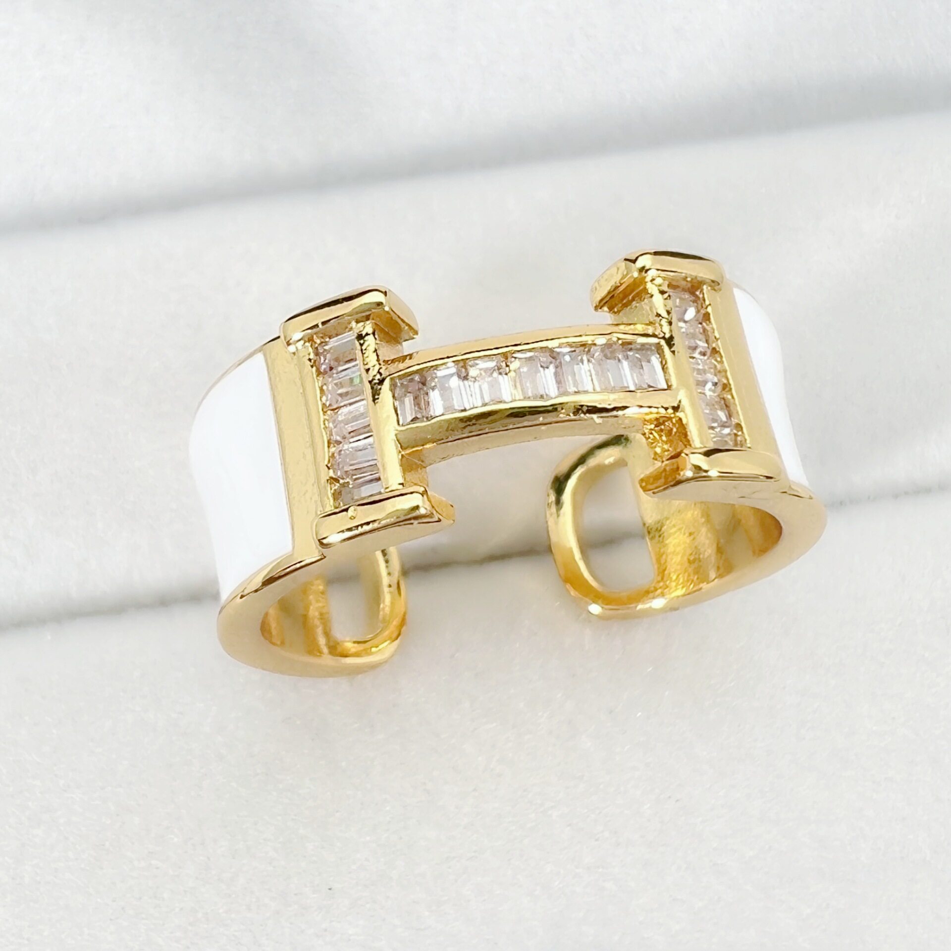 镀18K金字H梯方钻锆石戒指经典滴胶工艺白红海蓝色贝婚戒戒指