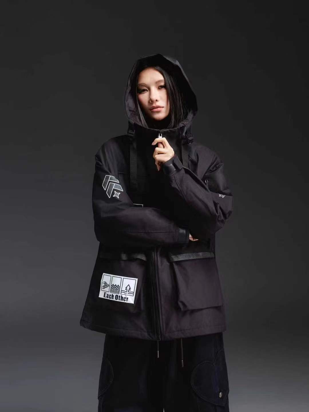 拓谷正品2026秋冬新款宽松显瘦冲锋衣加绒外套中长款女D52966B图片
