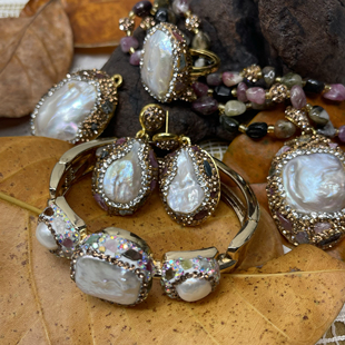 天然珍珠贝母巴洛克镶嵌碧玺原石轻奢豪华戒指耳环项链吊坠配饰品