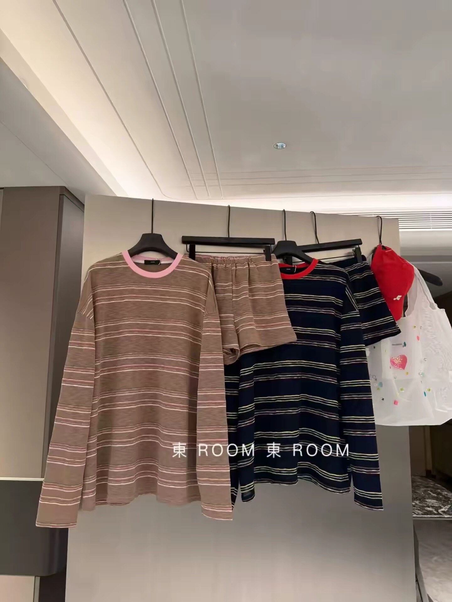 东room2026夏季新款时尚T恤
