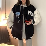 黑色