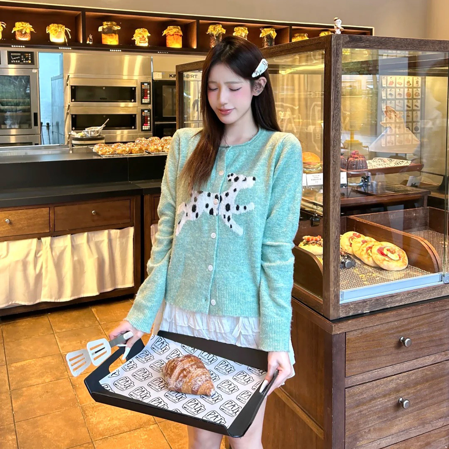 2026春季韩系提花绿色小狗卡通长袖正肩毛衣外套慵懒软糯针织开衫