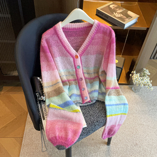 现货】深圳南油高端女装26春季新多巴胺彩虹条纹毛高级感针织开衫