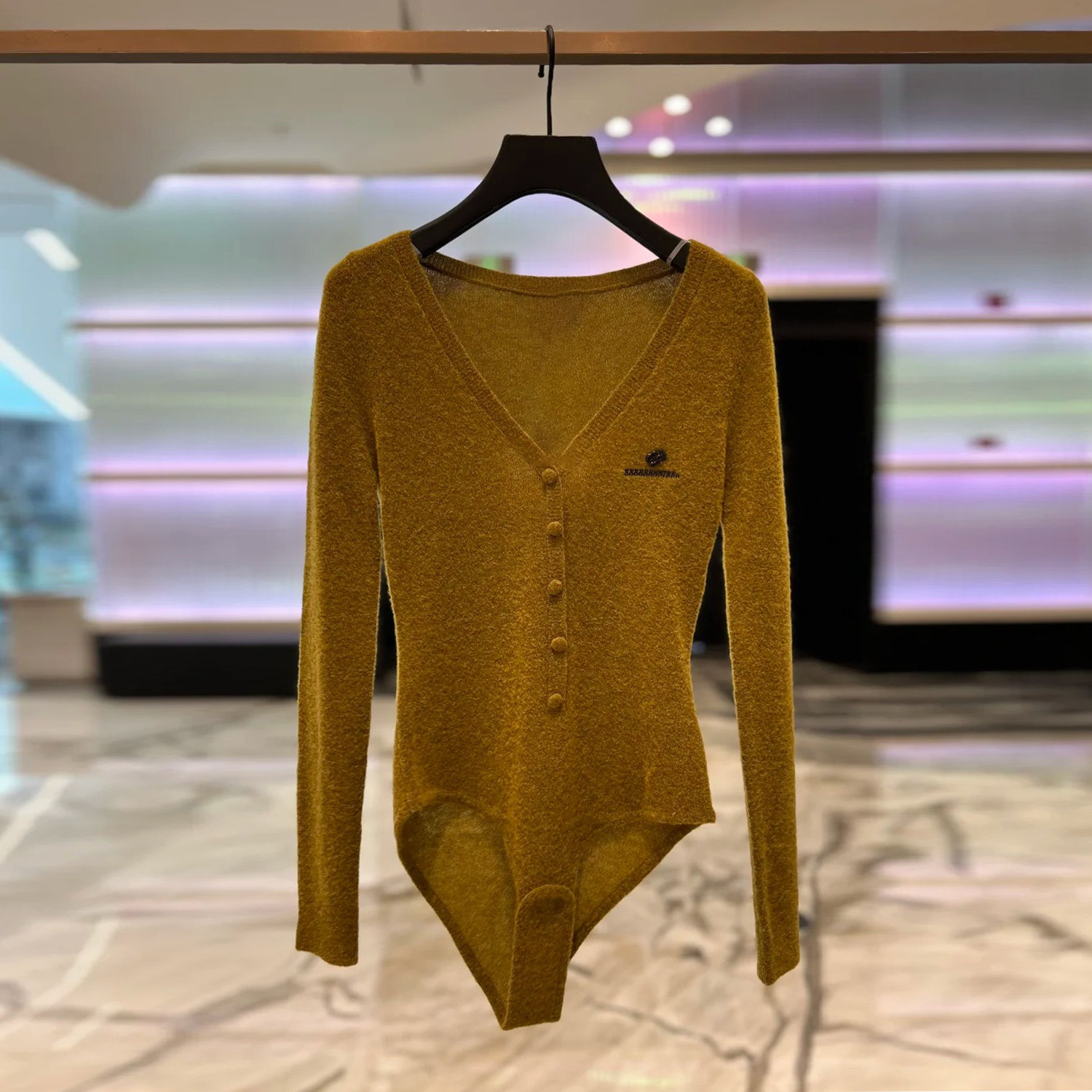 时尚休闲lisa同款紧身弹力修身深V领长袖小众设计感针织连体衣女