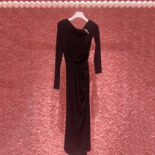 深圳南油高端女装2026春季新款法式赫本风高级感端庄气质连衣裙女