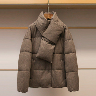 深圳南油高端女装2025冬新款立领围脖羽绒服女棕色面包服保暖外套