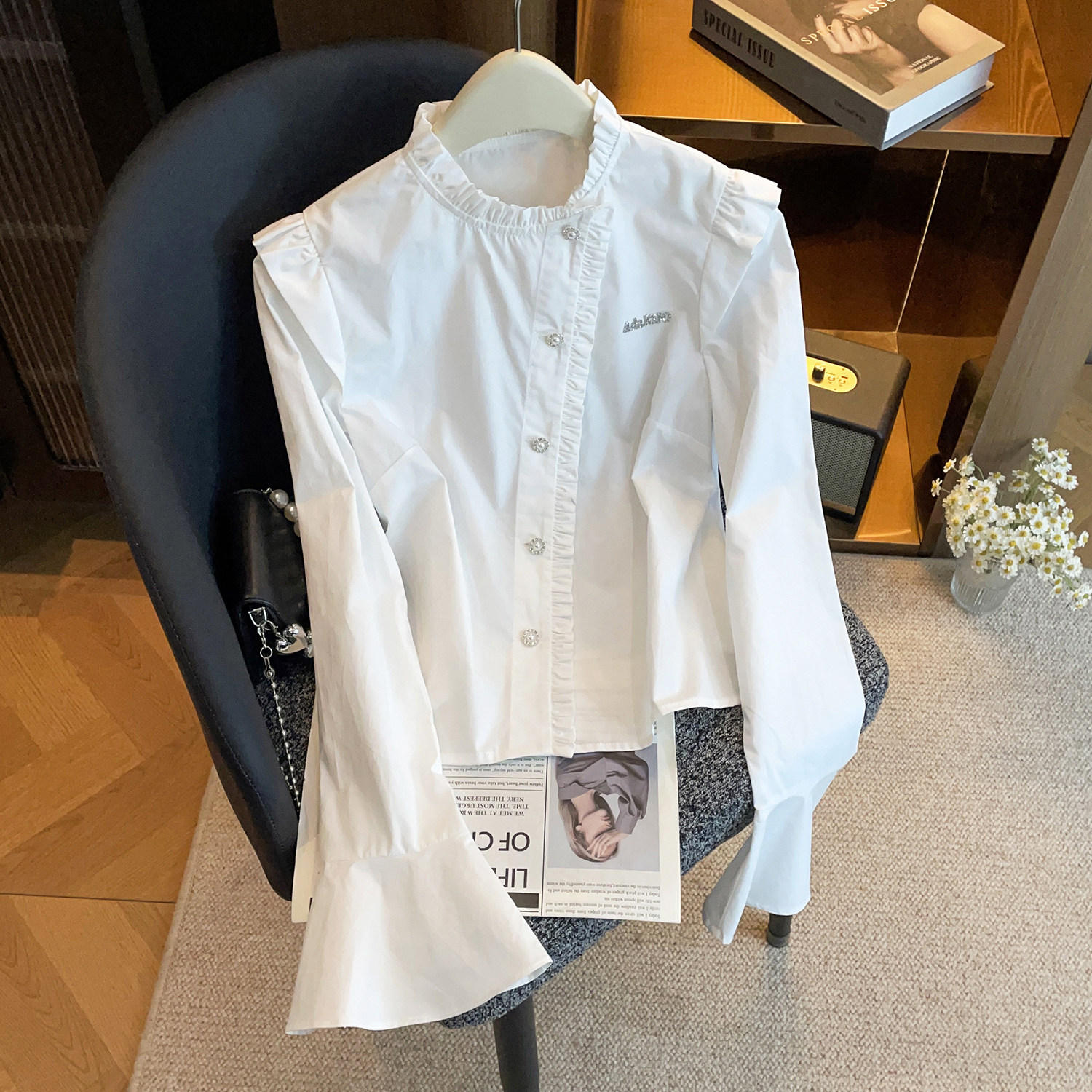 深圳南油高端女装2026春季新款法式温柔木耳边立领气质通勤衬衫女