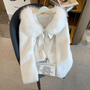 深圳南油高端女装2025冬季新款小香风蝴蝶结短款白色皮草外套上衣