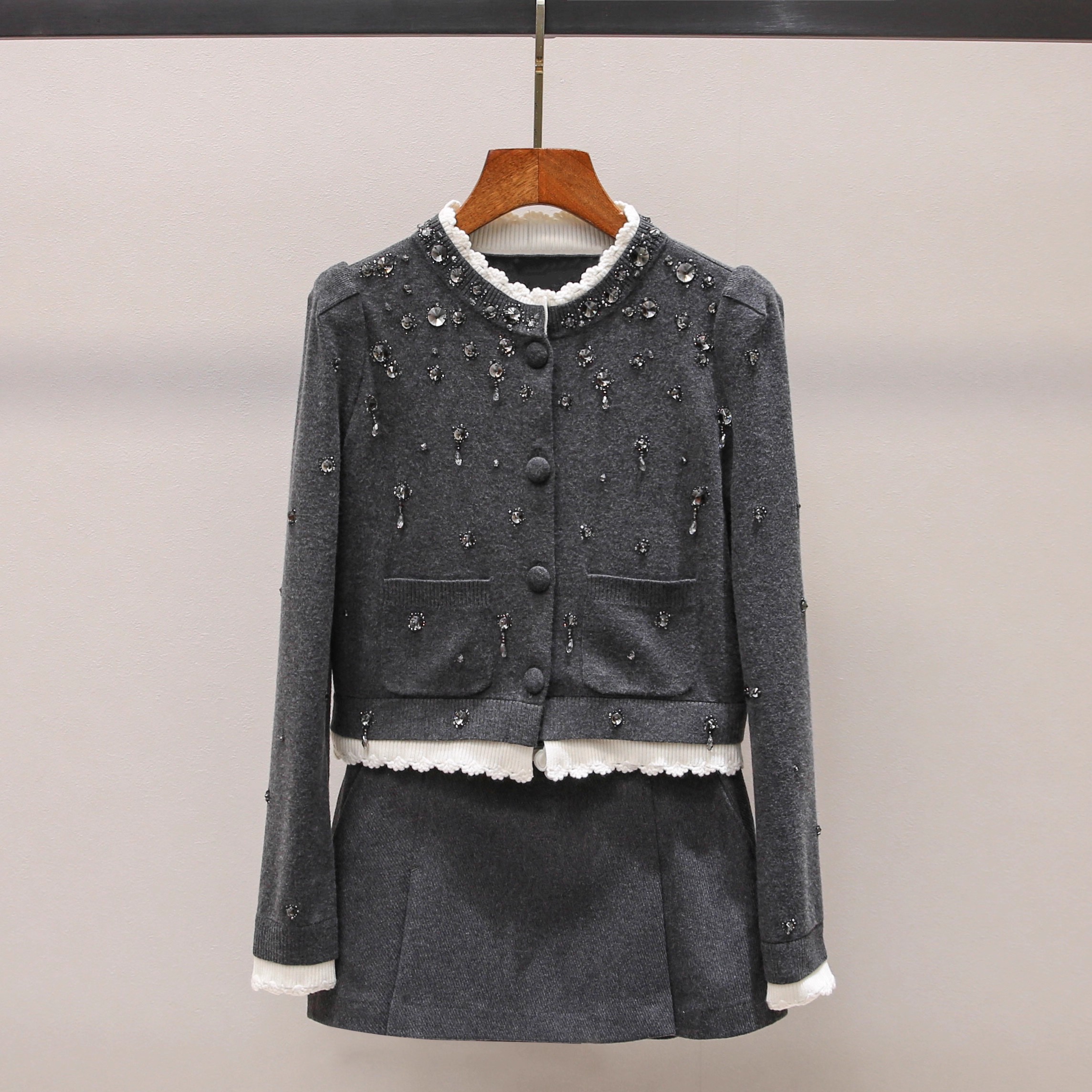 格雷系重工钉珠针织开衫半裙套装