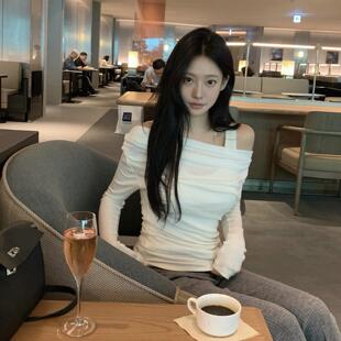 韩系女装2026春夏新款一字领露肩层叠长袖设计感假两件修身t恤