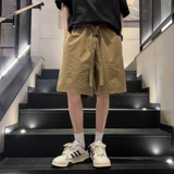 卡其色