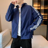 深蓝色