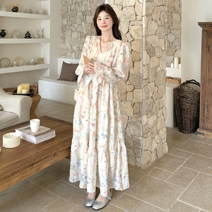 法式浪漫碎花连衣裙女2025春季新款独特超好看优雅气质温柔风长裙图片