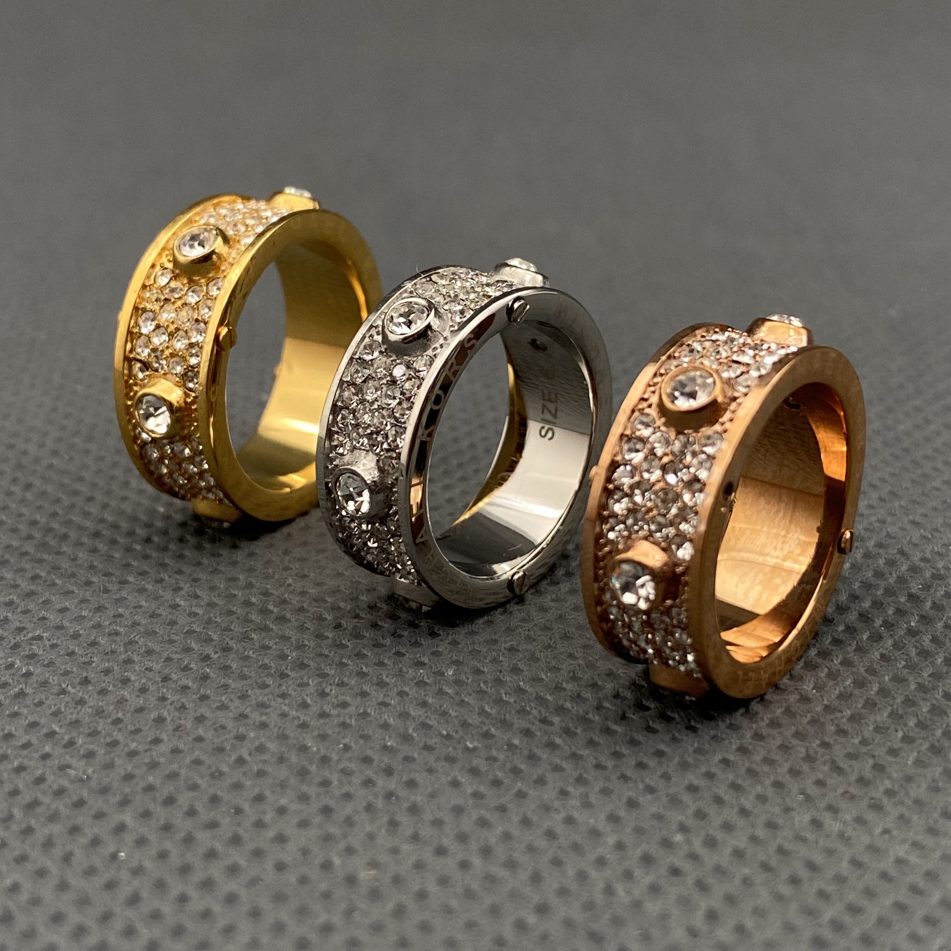 欧美外贸饰品时尚百搭夸张戒指女颜色戒指指环镀真金MK戒指BC05