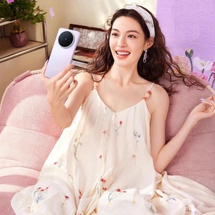 钟楚曦古力娜扎同款法式气质吊带连衣裙复古刺绣海边度假沙滩长裙