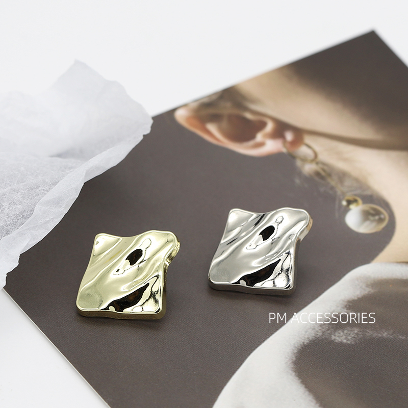 品铭不规则方形褶皱金属纽扣