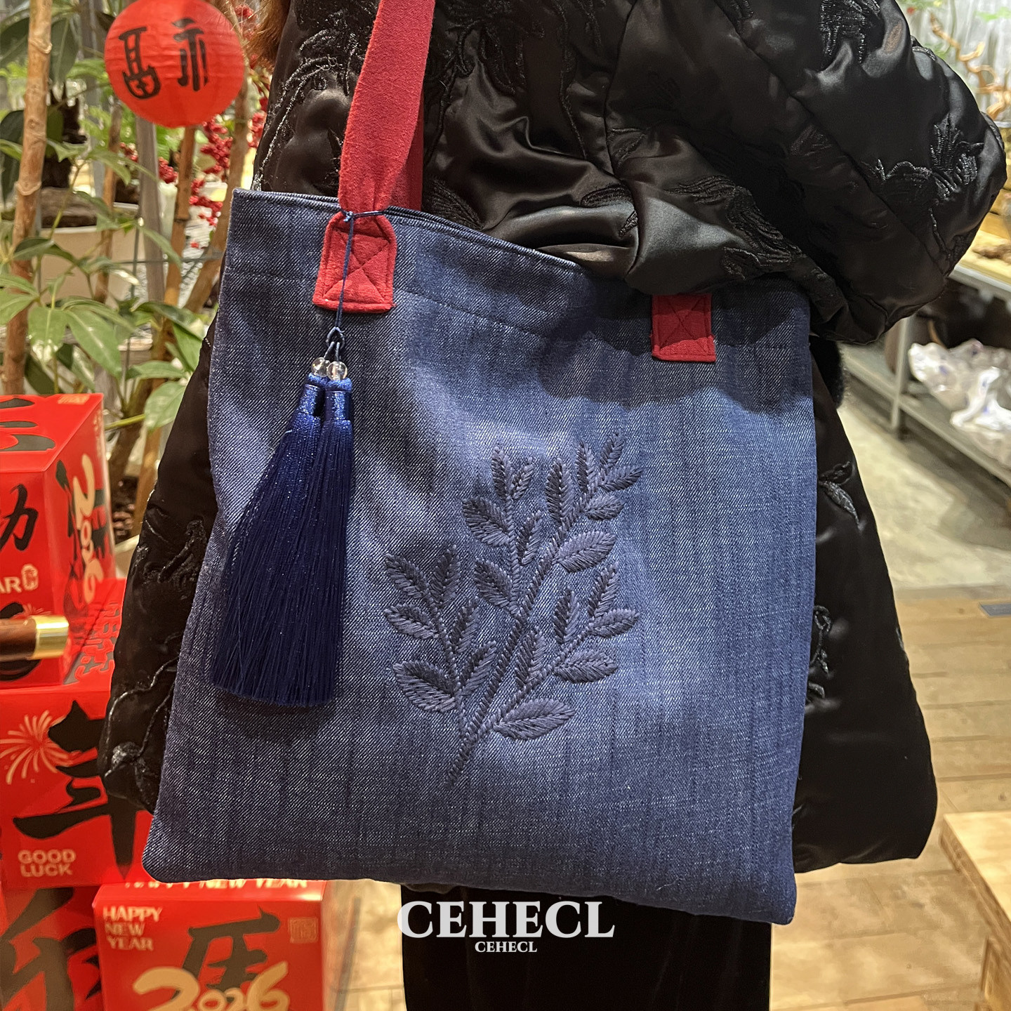 原创小众时尚单肩包包2026新款大容量布袋通勤帆布包女刺绣托特包