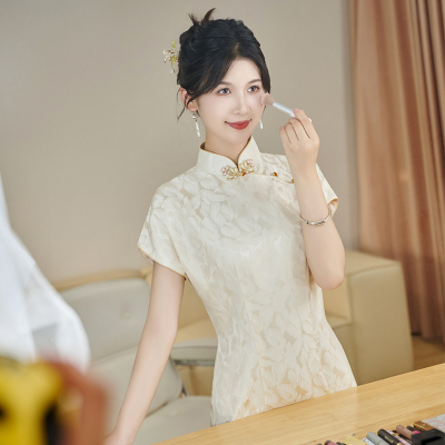 苏爱白色真丝旗袍日常可穿订婚