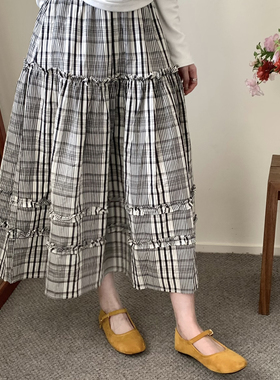 TOMORROW-调韩版休闲松弛经典格纹拼接半身裙(只卖半裙)26WW7218