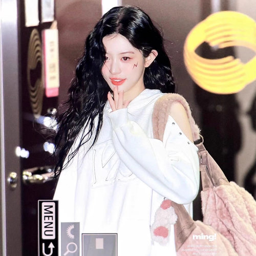 现货Minju朴敏珠同款韩国设计师露肩连帽卫衣刺绣休闲显瘦上衣女