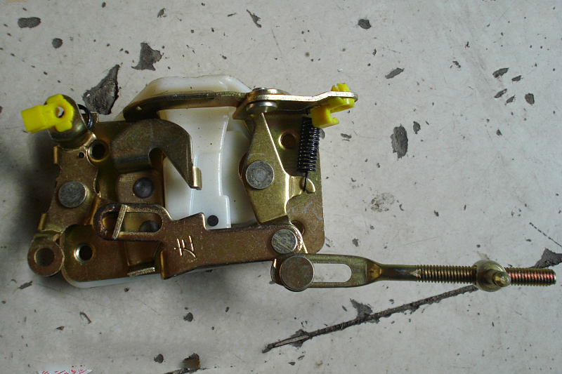 北京吉普配件BJ2023角斗士BJ2024战旗门锁块门锁机构　正品