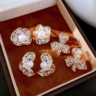 Pearl Earrings Hollow Studs Vintage Luxury Floral Zircon