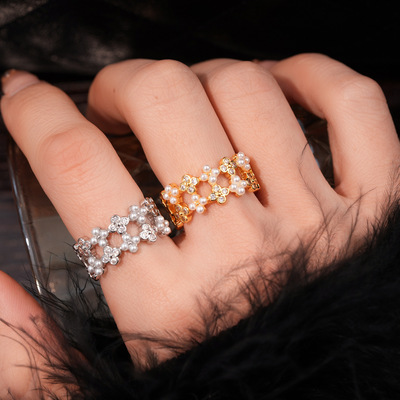 锆石宽面镂空花朵开口戒指