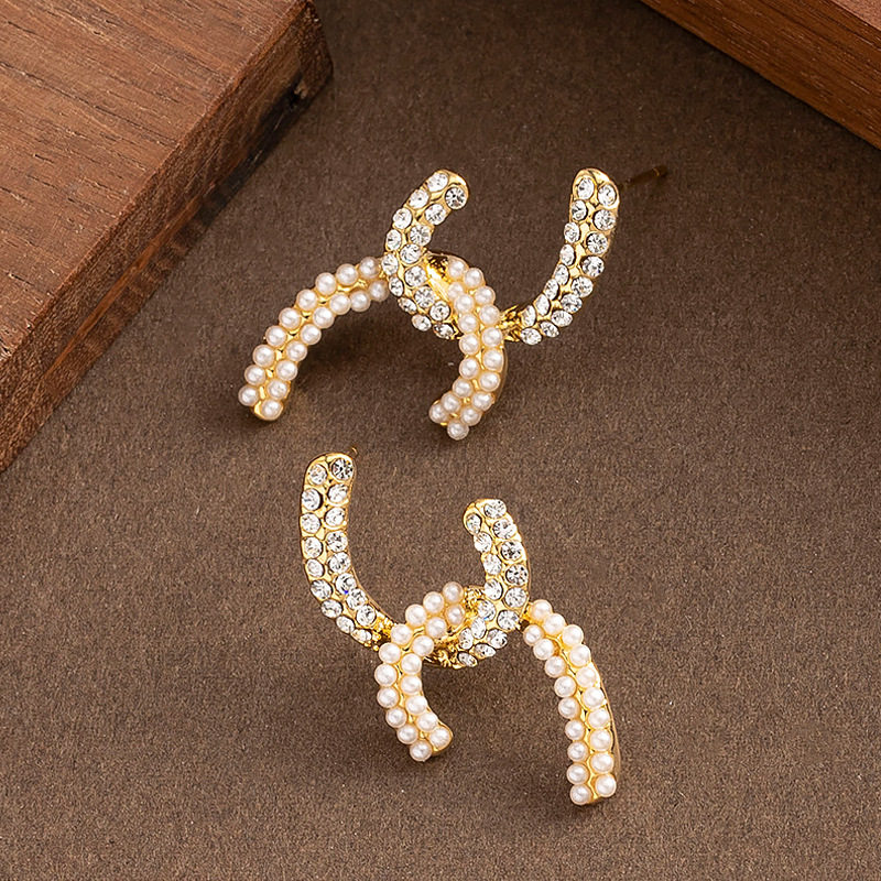 法式小香风交叉双C满钻珍珠耳钉