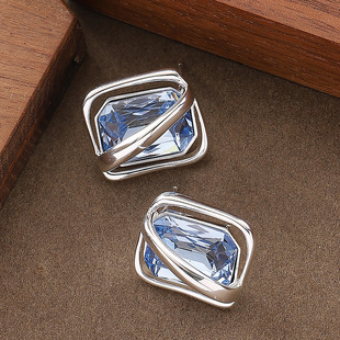 Klein Blue Glass Stud Earrings Elegant Silver Needle