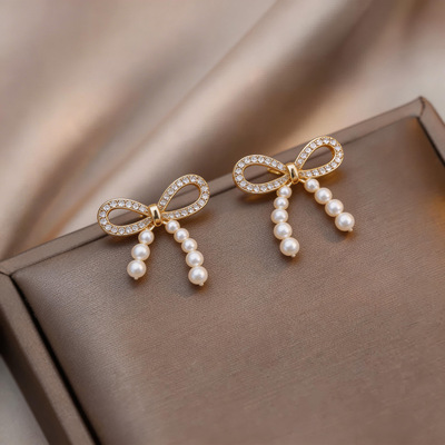 法式时尚锆石蝴蝶结珍珠耳钉