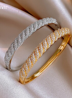 18K Gold Bracelet, Zircon Stripe Clasp Heavy Bangle