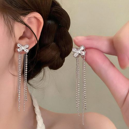蝶影流苏锆石贝母花朵耳钉