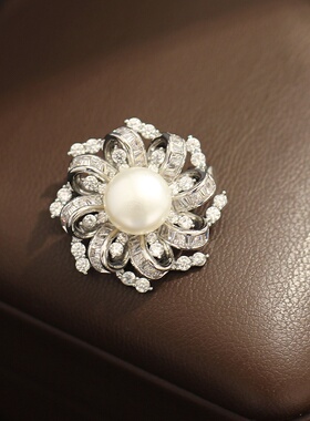 Knot Flower Brooch, Pearl Anti-Gap Lapel Pin