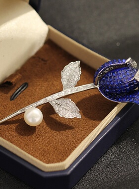 Luxury Crystal Rose Brooch with Freshwater Pearl Pin