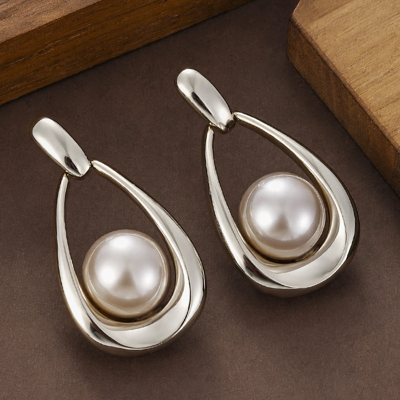 Western Style Fashionable Drop Earrings Pearl Teardrop