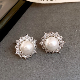 Zircon Earrings Geometric Circle Studs Royal Vintage Pearl