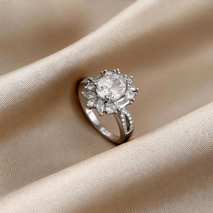 Minimalist Flower Jewelry Bold Diamond Ring Full