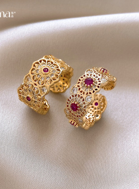 真金电镀锆石镂空花朵戒指