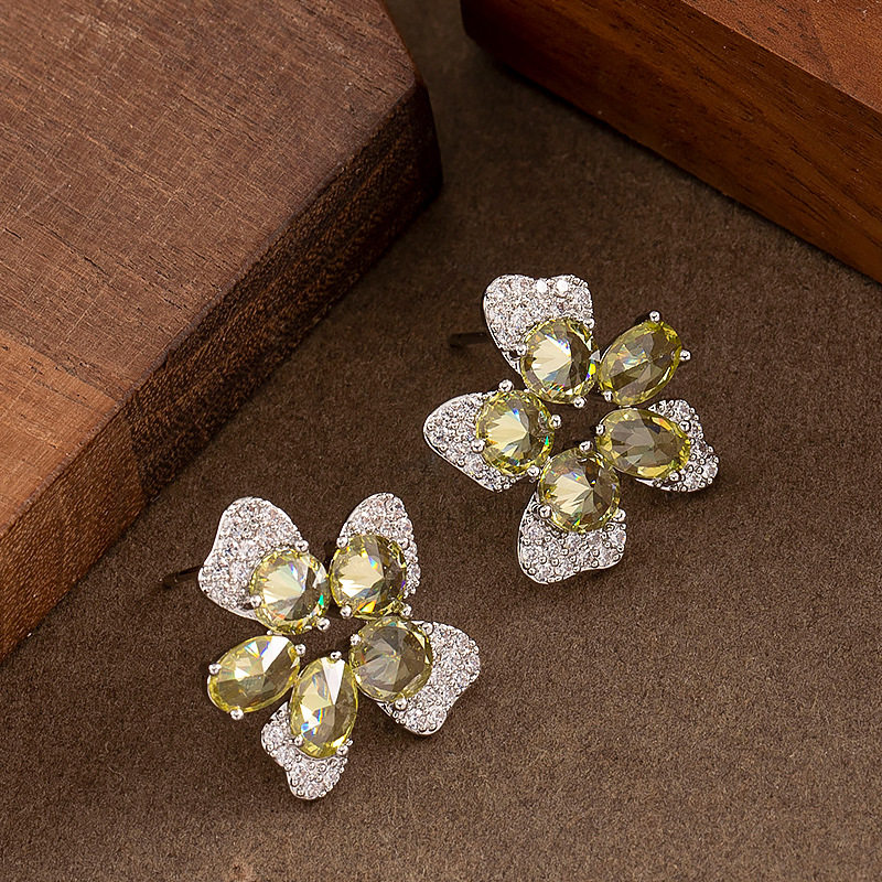 甜美田园风橄榄绿锆石花朵耳钉