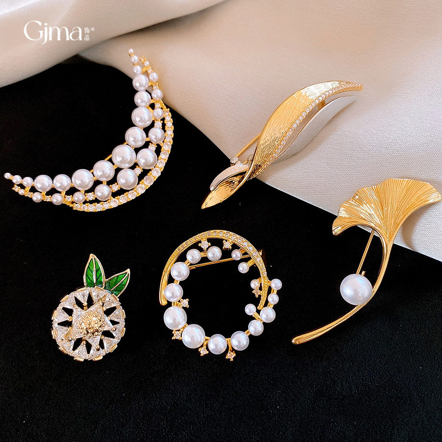 24k真金电镀锆石月亮胸针