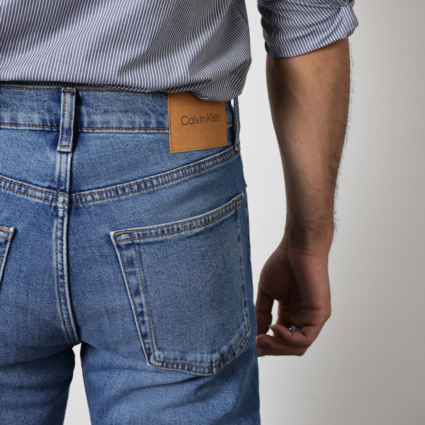 CKJeans复古做旧猫须水洗牛仔裤