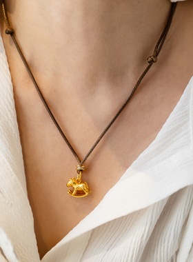 本命年小众可爱小木马棕绳项链