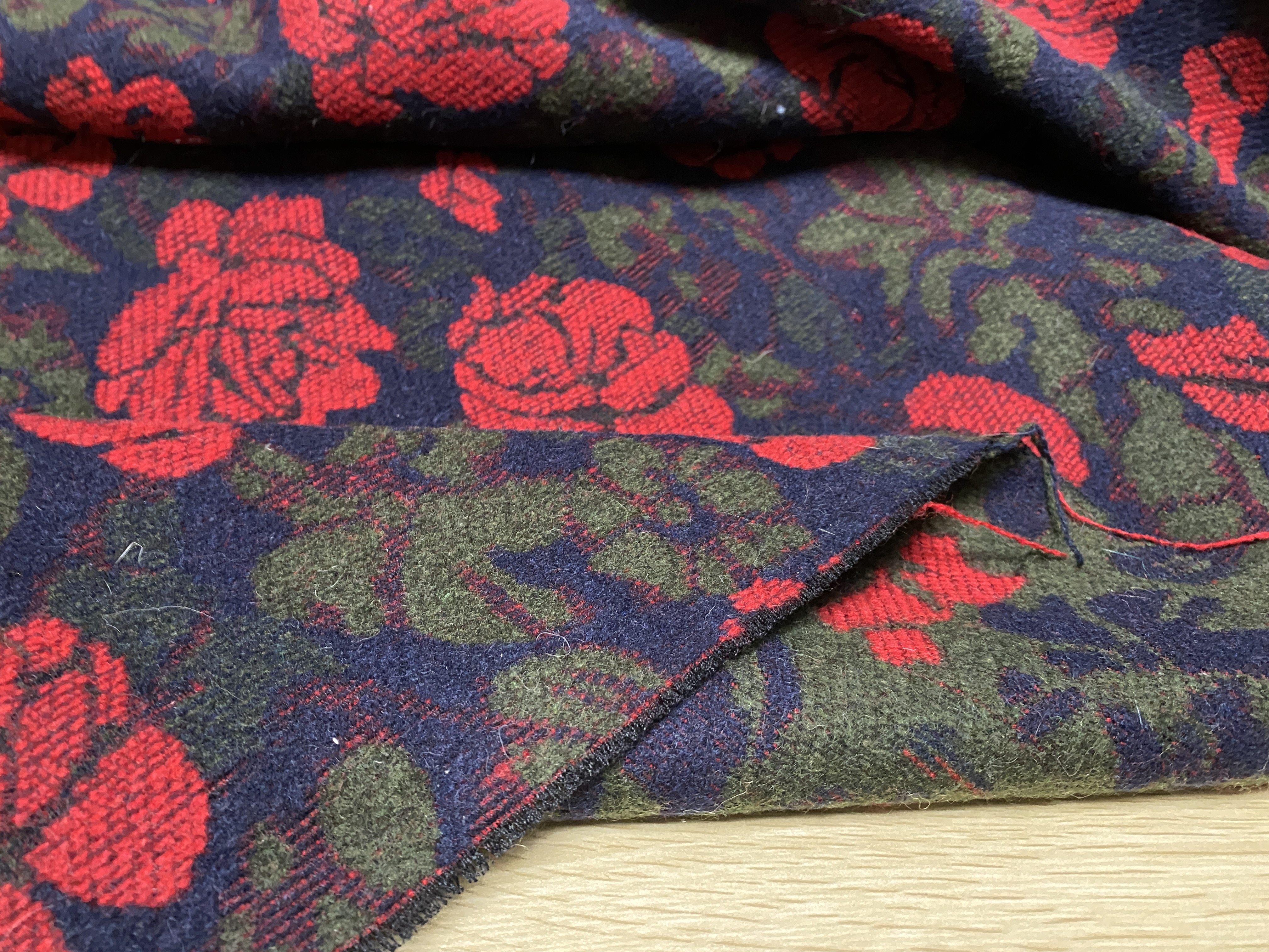 T0120复古提花羊绒设计师布料1.7米乘1.45米,居家布艺,海绵垫/布料/面料/手工diy,淘宝优惠券,粉丝福利购,淘宝优惠卷