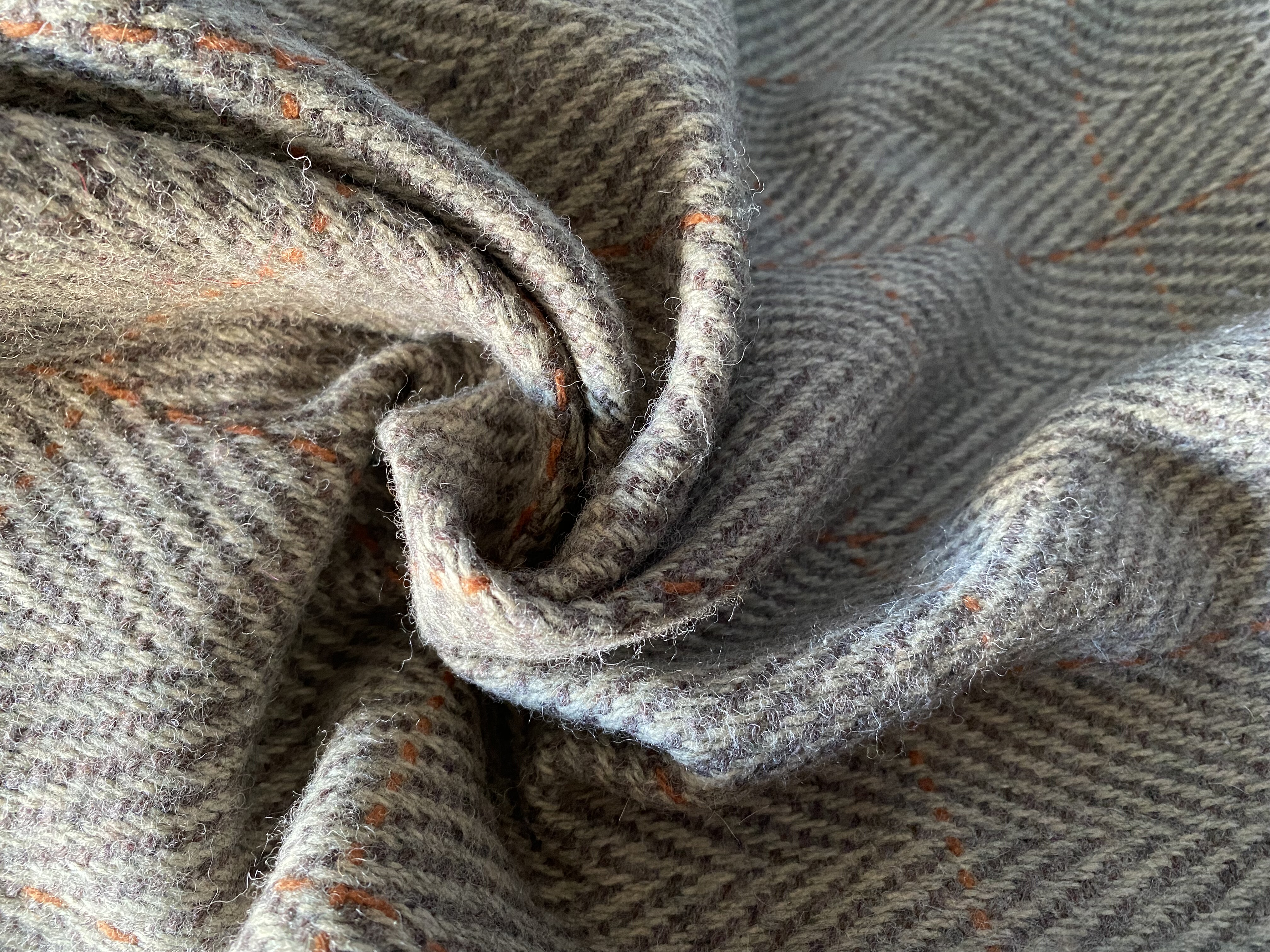 w12326人字纹羊毛设计师布料三米乘1.40