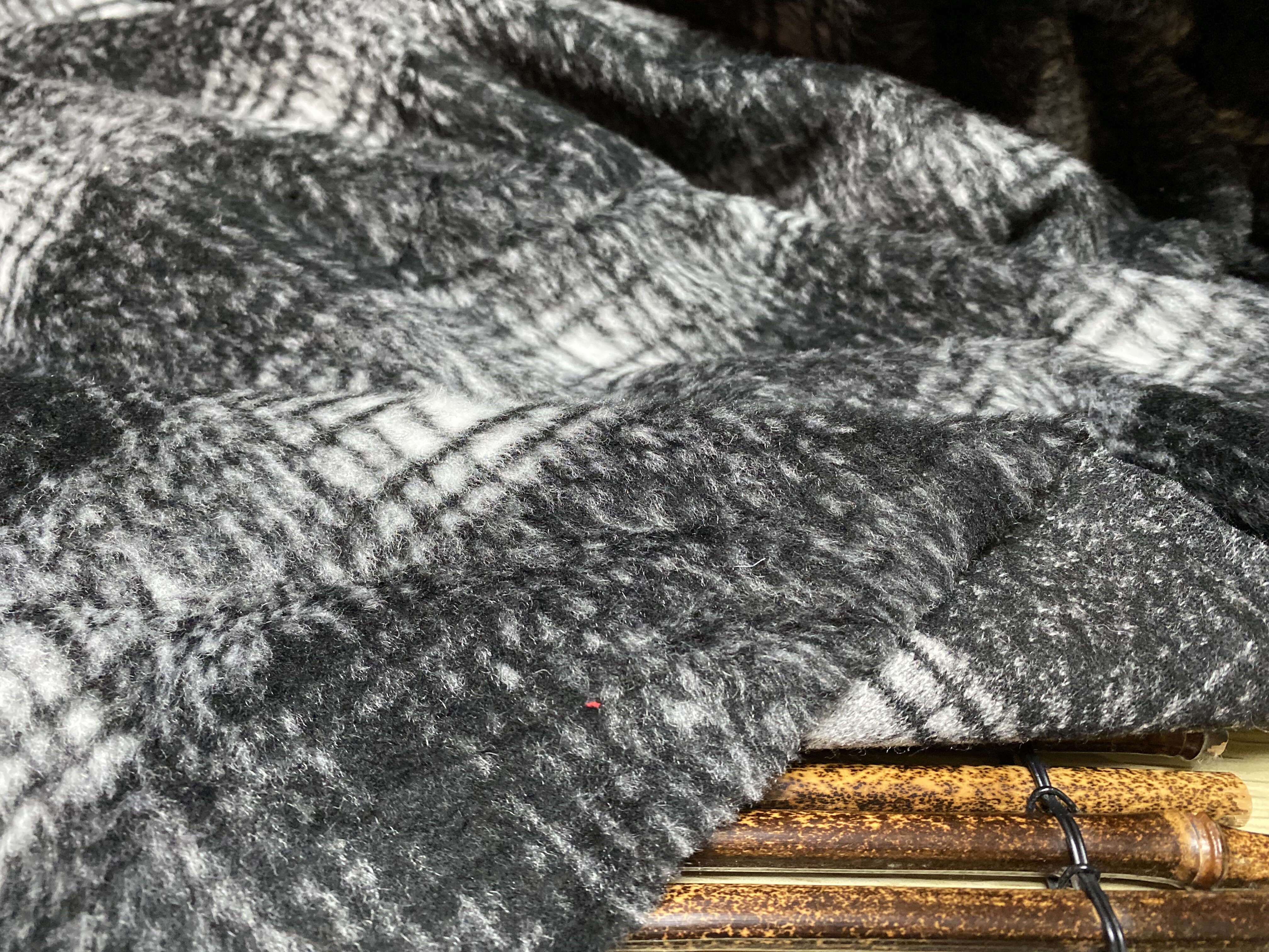 T1130大牌双面羊绒提花面料1.7乘1.7米