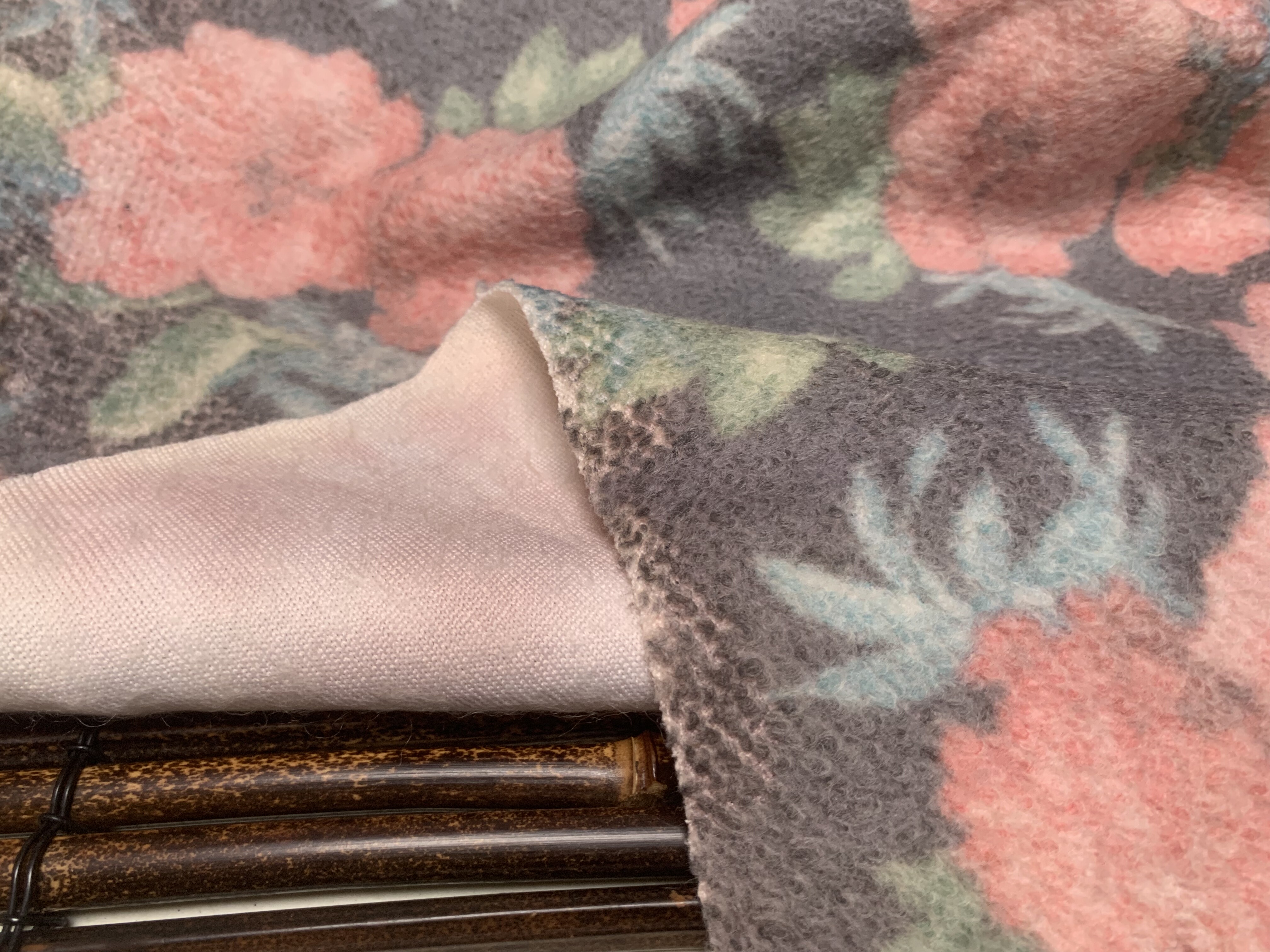 d10513 针织羊绒设计师布料1.50米乘1.40