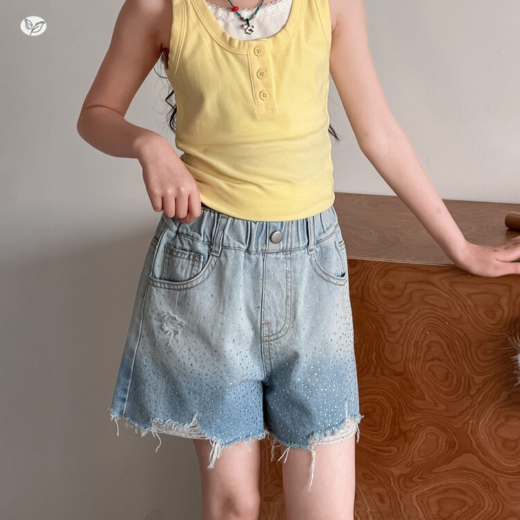 女童2026年夏季新款烫钻渐变牛仔短裤中大童韩版破洞显瘦清凉裤子