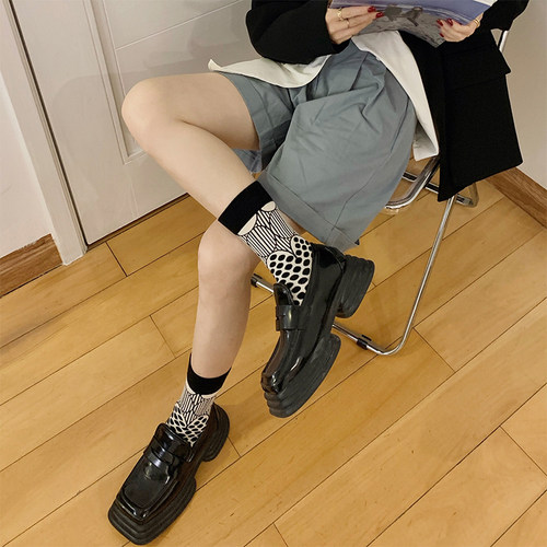ins潮黑白网红棋盘格纯棉中长筒袜子女日系堆堆袜潮中性条纹圆点