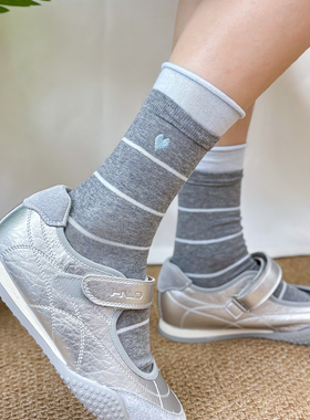 miu系灰色日系爱心刺绣袜子女中筒袜潮百搭配单鞋蝴蝶结饰品袜