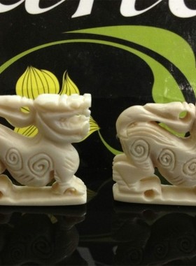 泰国白色手工雕刻貔貅民族风吊坠